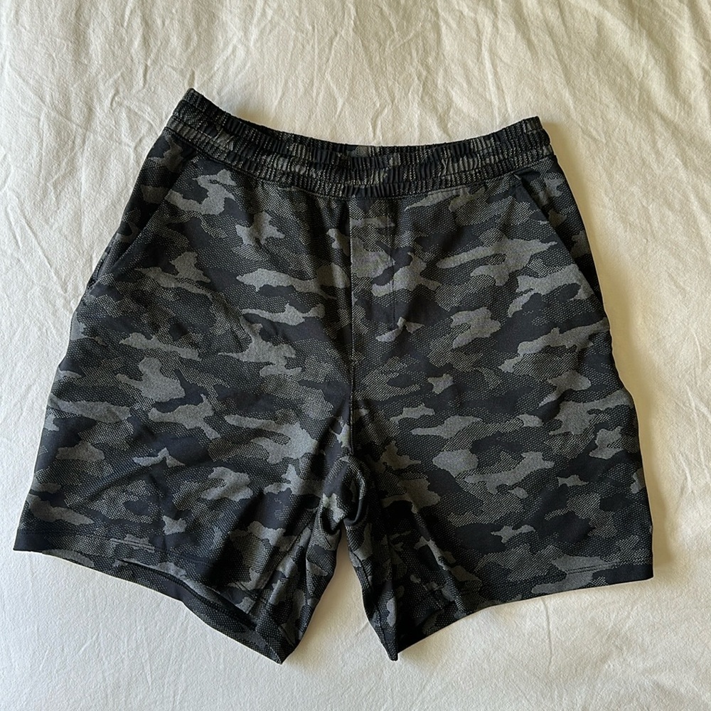 PACE BREAKER LINERLESS SHORT 7"
Variegated Mesh Camo Black